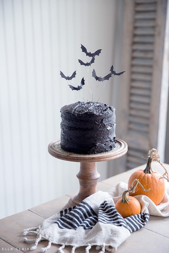 DIY Bat Decorations - Inspiration, Tutorials and Fun Ideas - Everything Etsy - Cake Topper